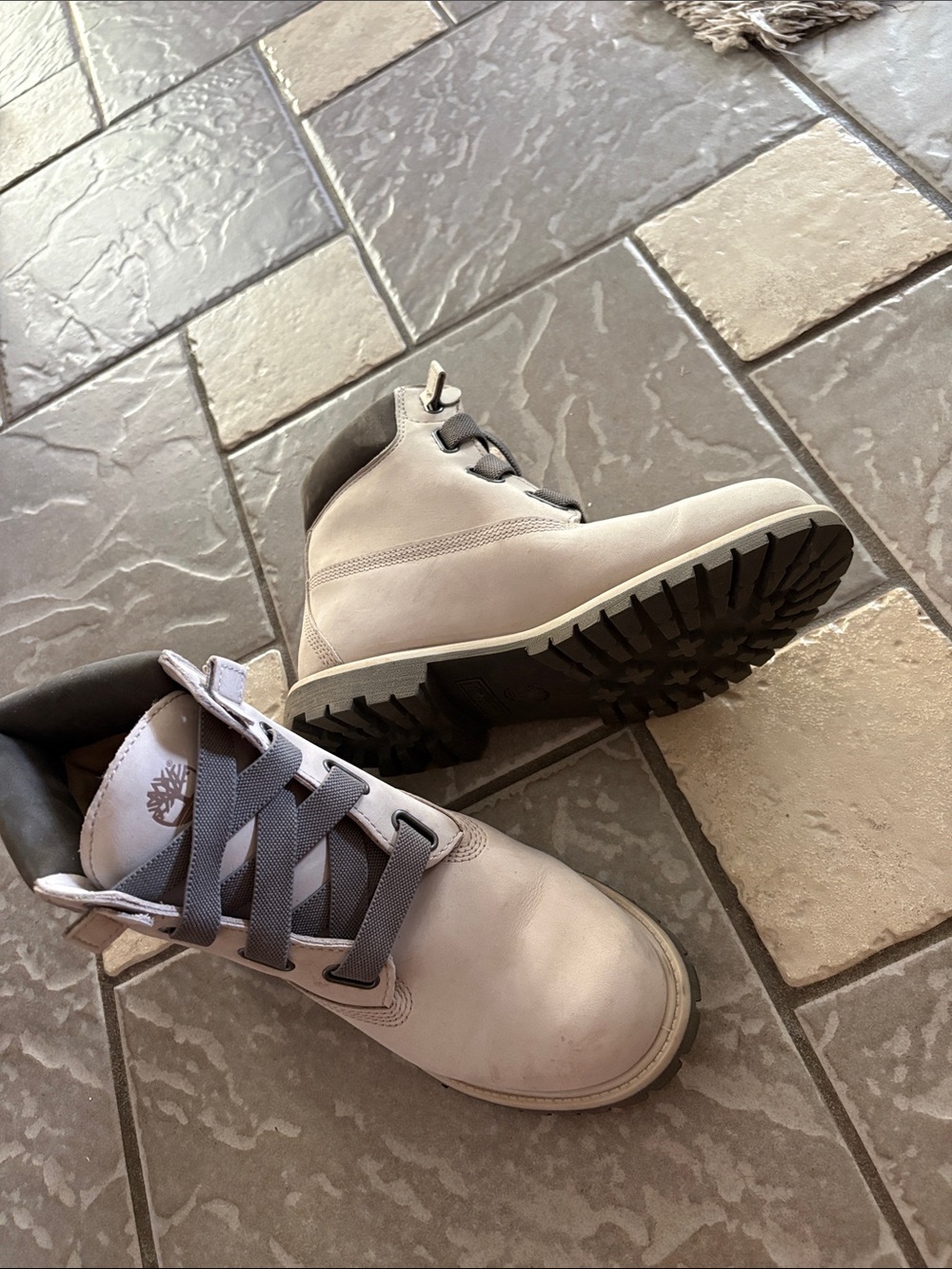 Timberland water proof insulated boots  no lace